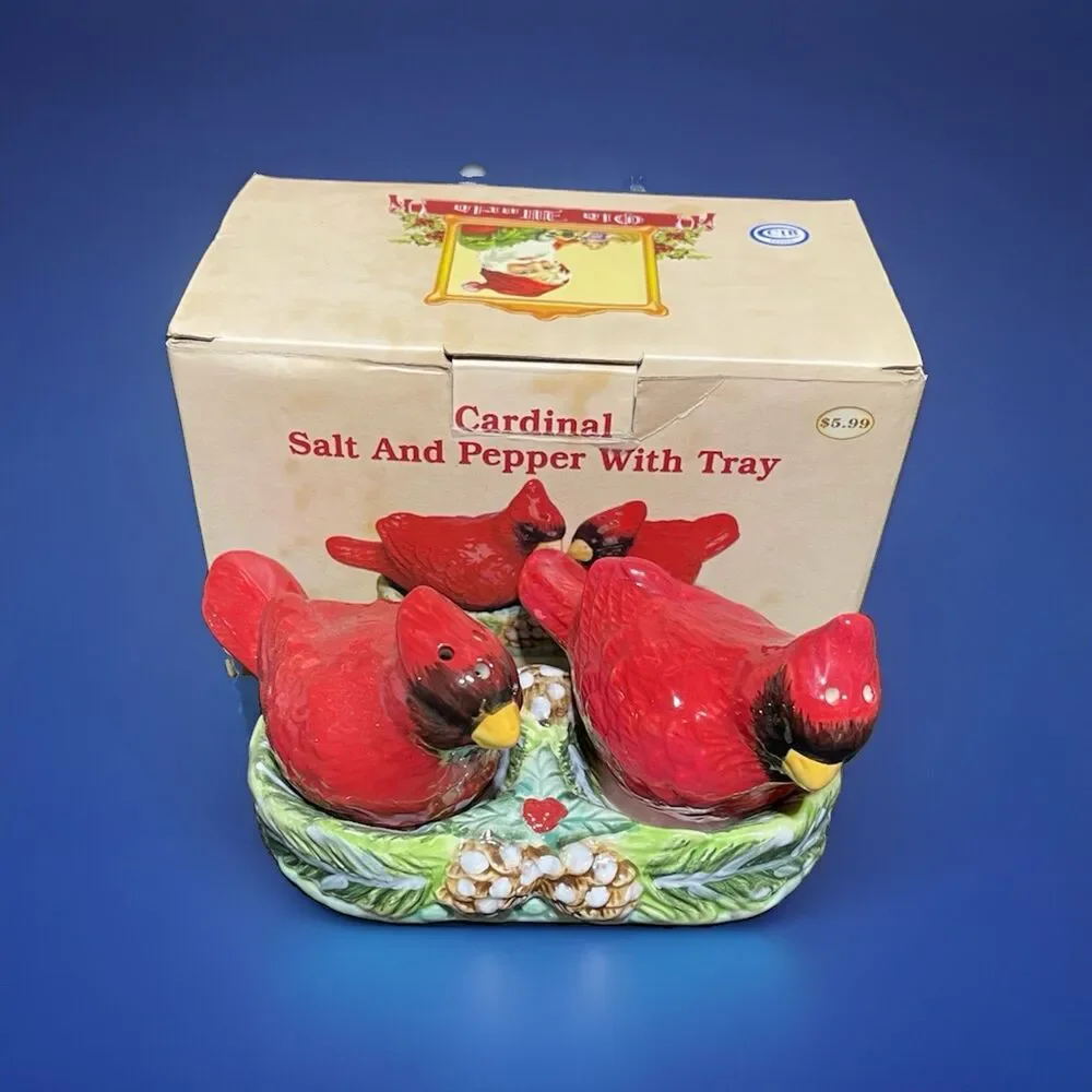 Cracker Barrel Plaid Tidings Cardinal Red Bird Salt Pepper Shakers w/ Nest Tray